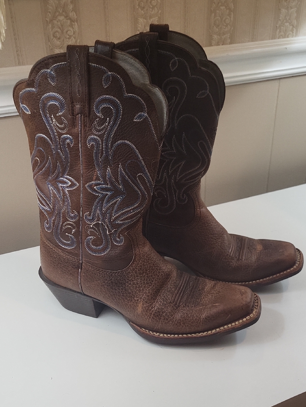 ARIAT Brown Leather Western Cowboy Boots with Embroidered Shaft, SIZE 8.5 - Picture 1 of 13